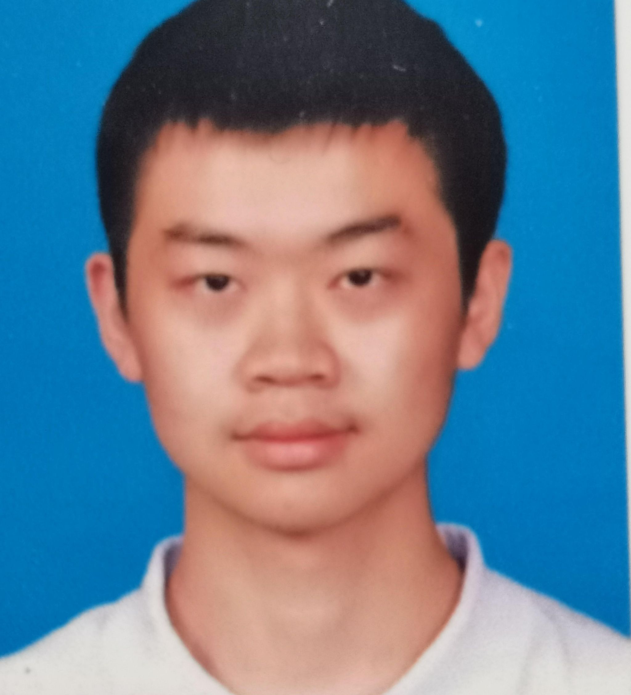 张颢锐  张颢锐