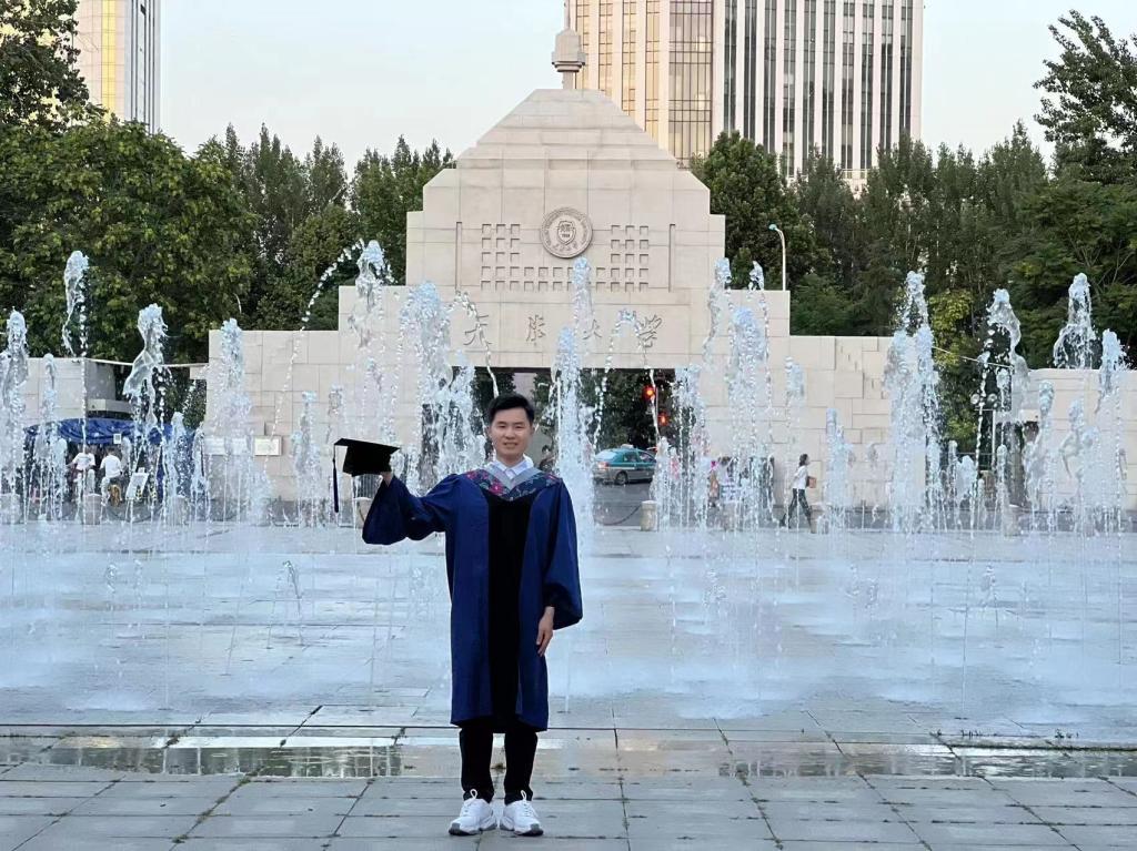 张忠伟 2023届硕士 张忠伟 2023届硕士